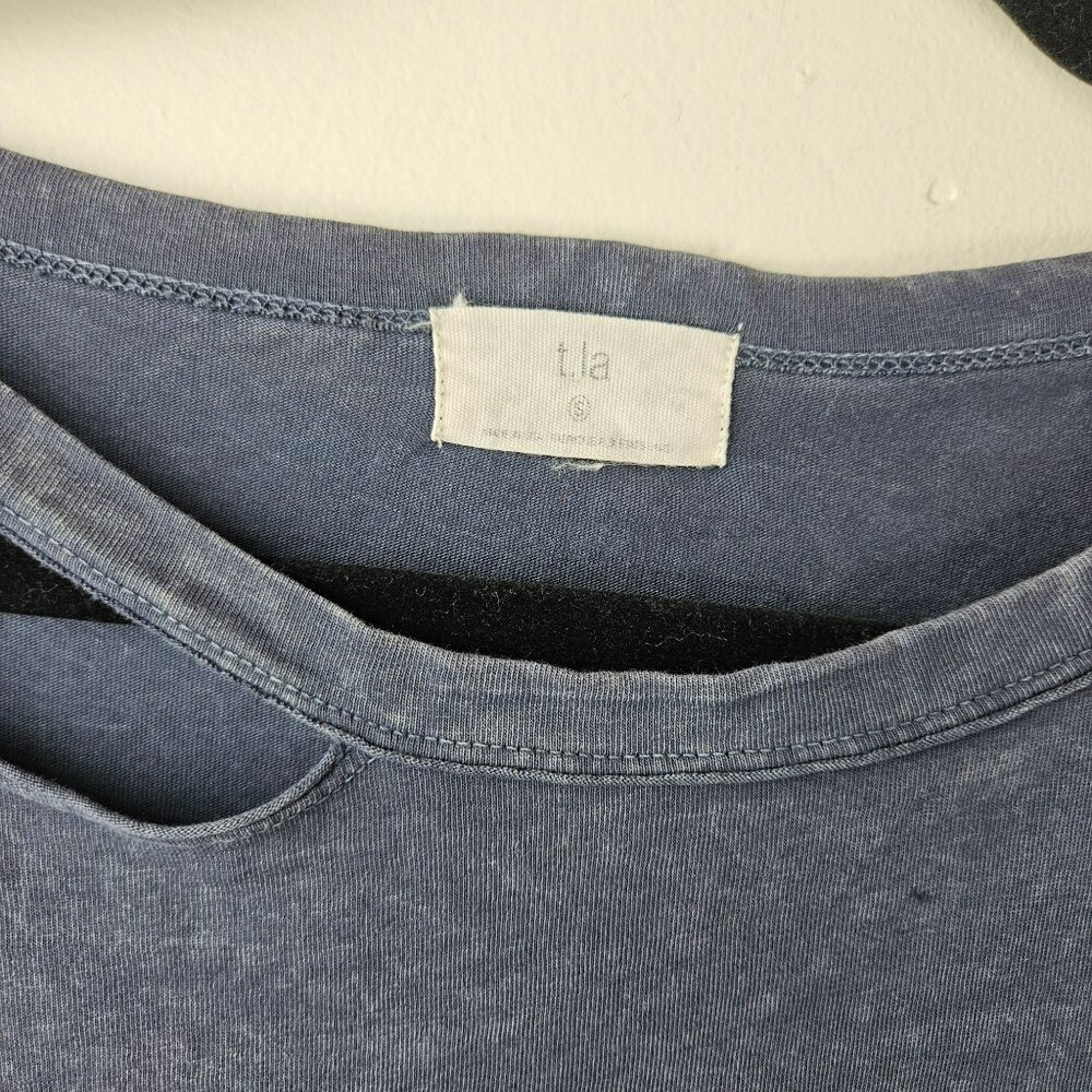 T.LA Tshirt Tee Sz S Gray Cotton Keyhole Cutout Soft Clean Grunge Boho Nice! - Picture 3 of 10